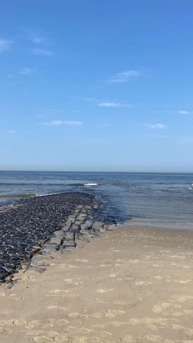 Strandhuisje Daan Dicht Bij Zee En Strand Callantsoog Bagian luar foto