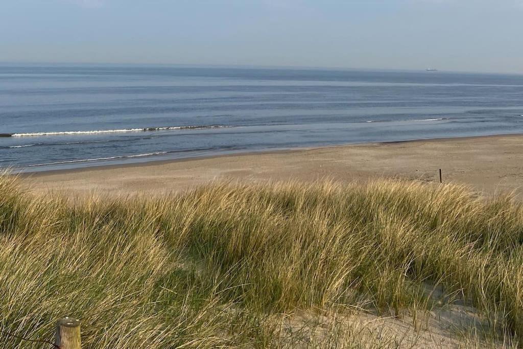 Strandhuisje Daan Dicht Bij Zee En Strand Callantsoog Bagian luar foto